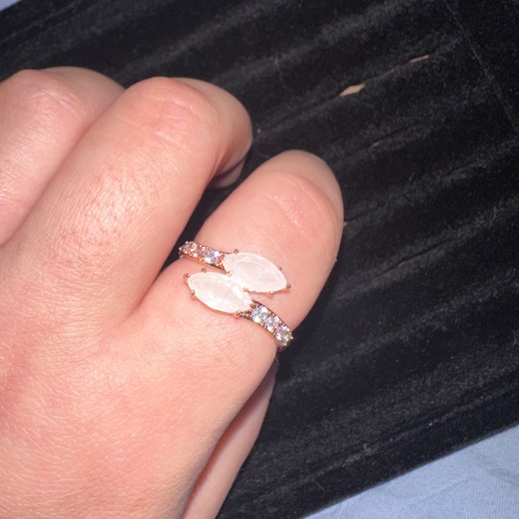 Bomb Party White Agate fused with Genuine Quartz Size 11 Ring - Picture 2 of 2